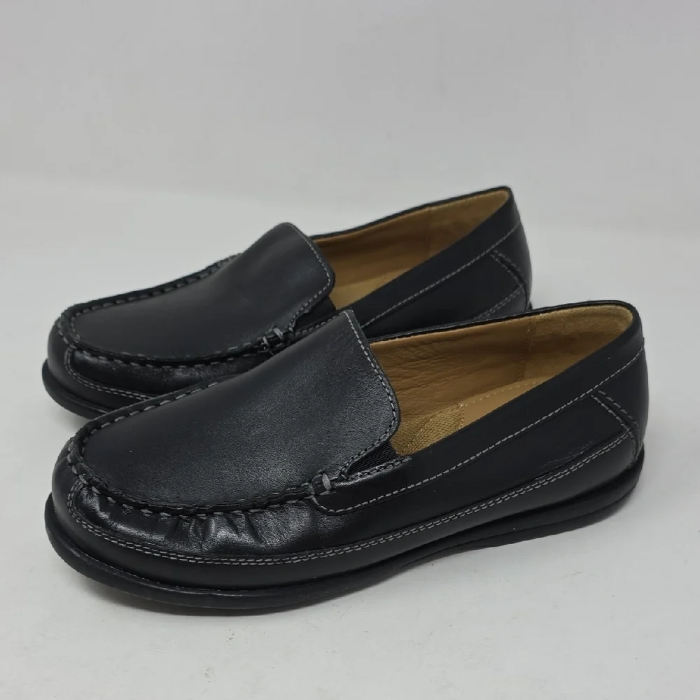 Johnston & Murphy Black Moccasins with Sleek Leather Design Boys Size 3
